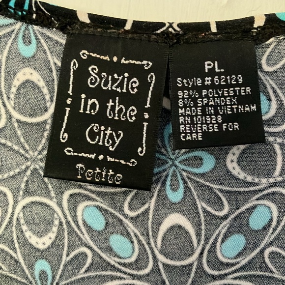 Suzie in the City petite large top - Picture 3 of 5